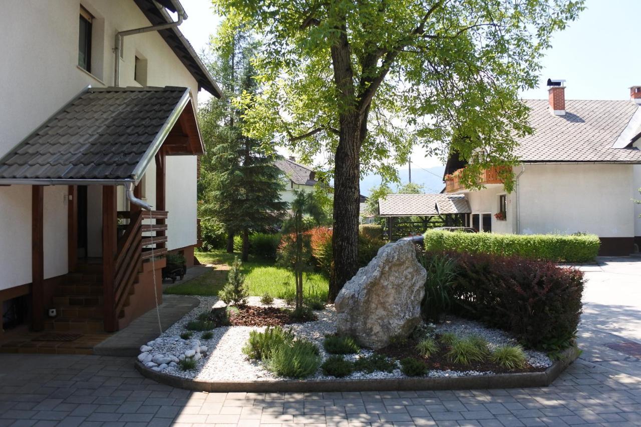 Apartma Vrh Lesce  Εξωτερικό φωτογραφία